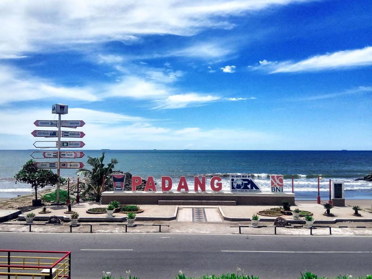 Готель Ibis Padang Екстер'єр фото