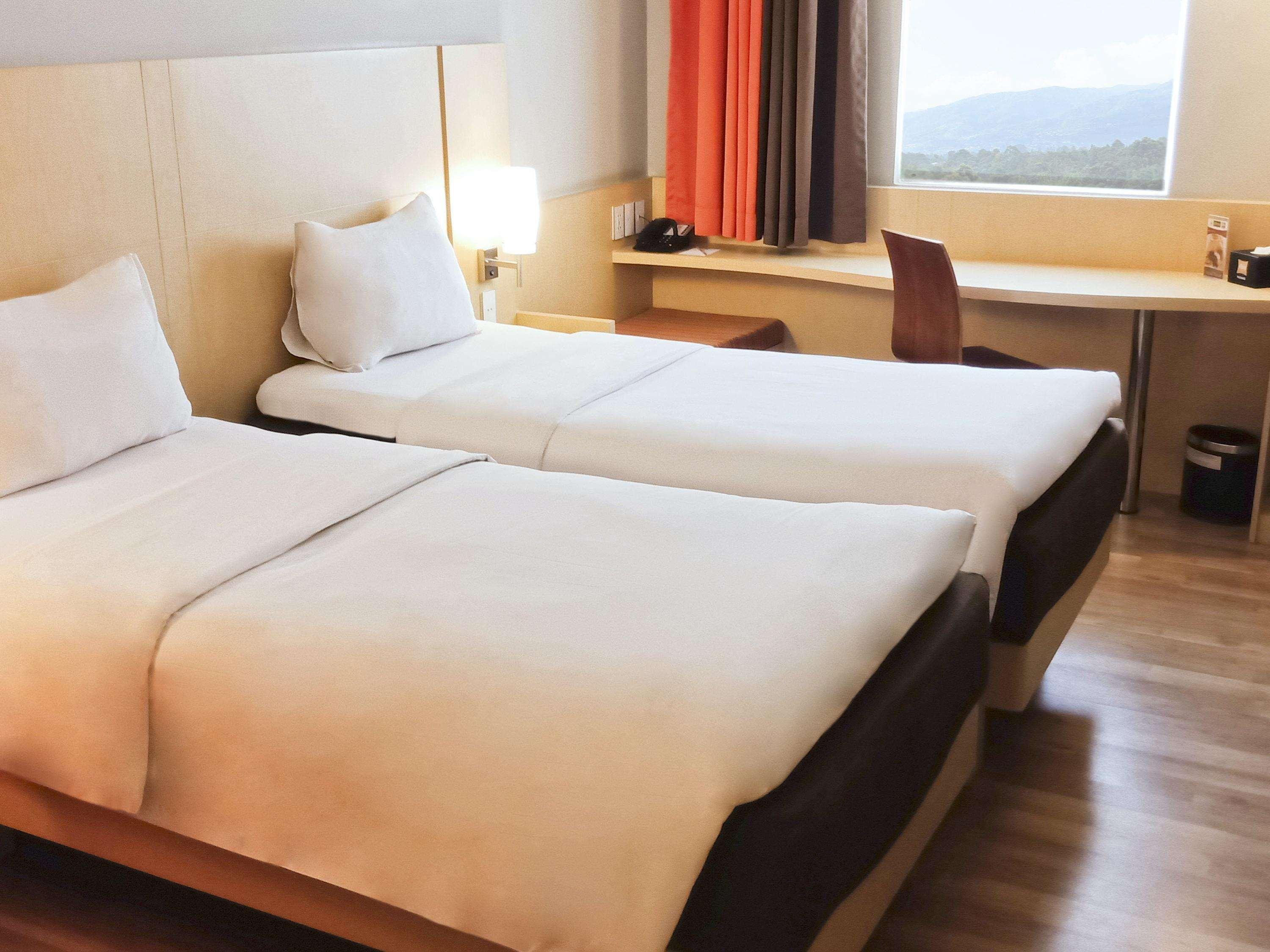 Готель Ibis Padang Екстер'єр фото