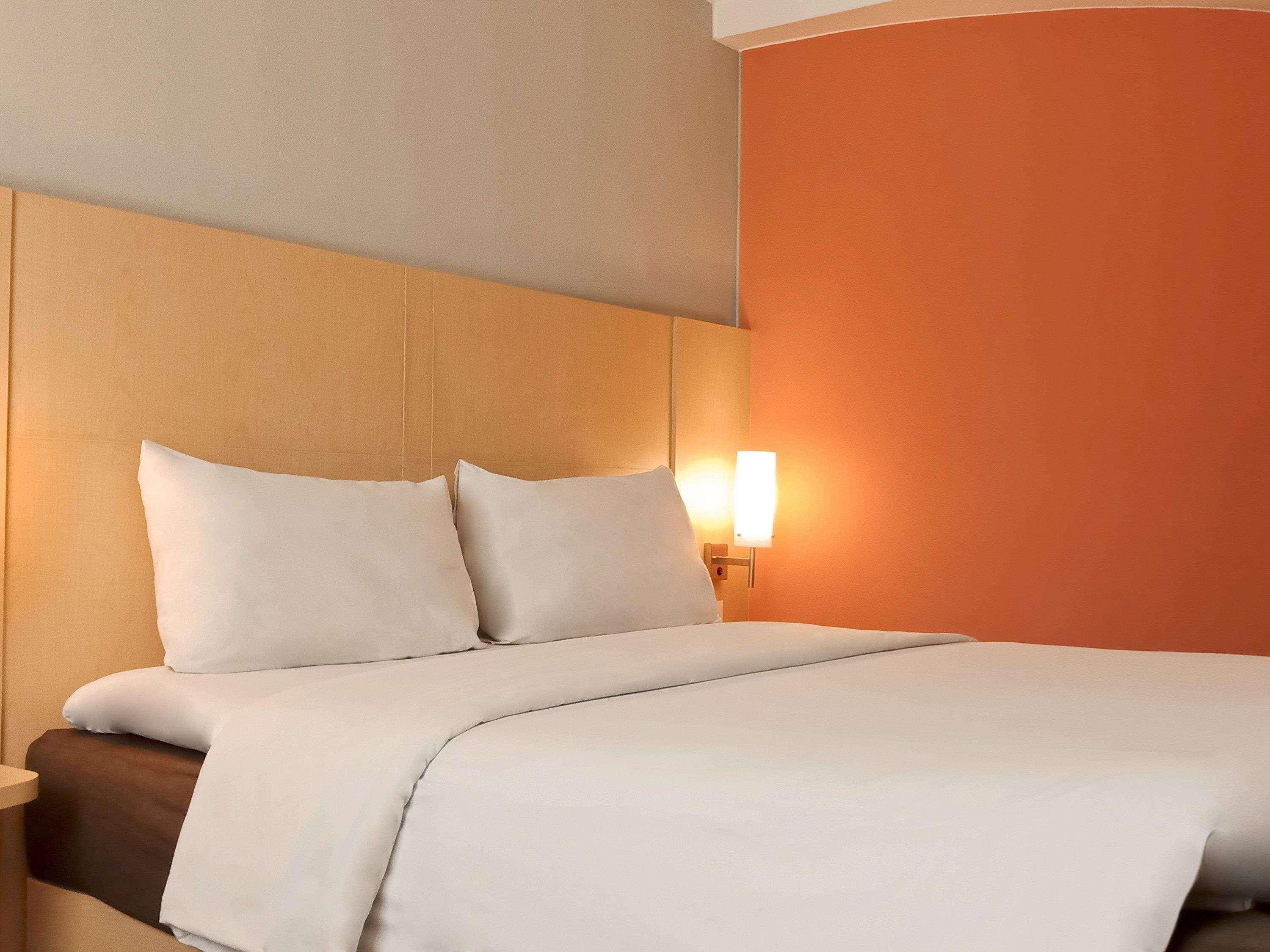 Готель Ibis Padang Екстер'єр фото