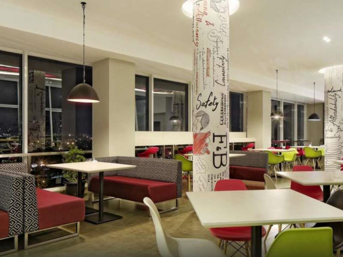 Готель Ibis Padang Екстер'єр фото