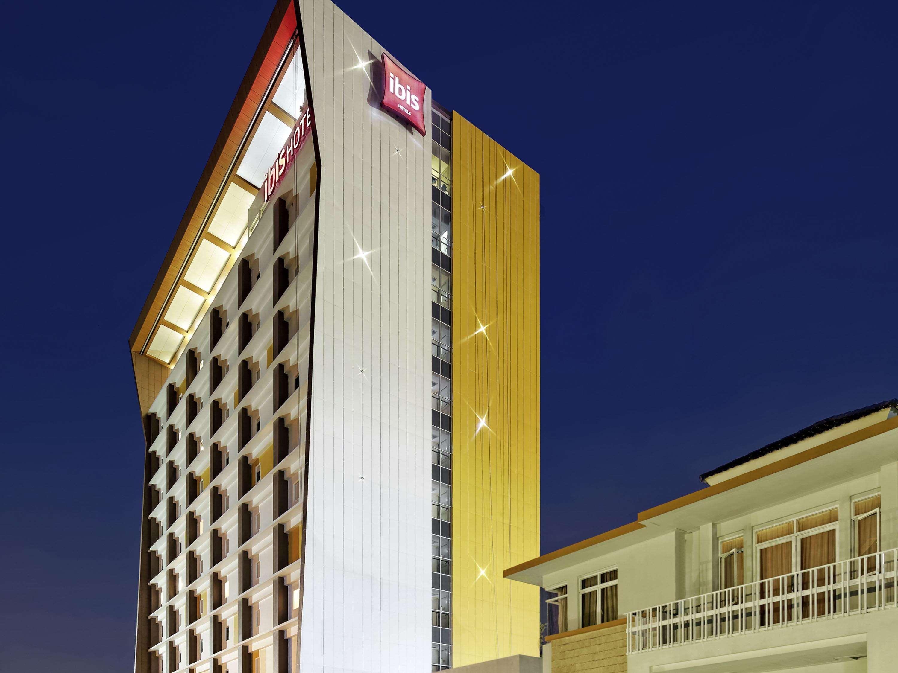Готель Ibis Padang Екстер'єр фото