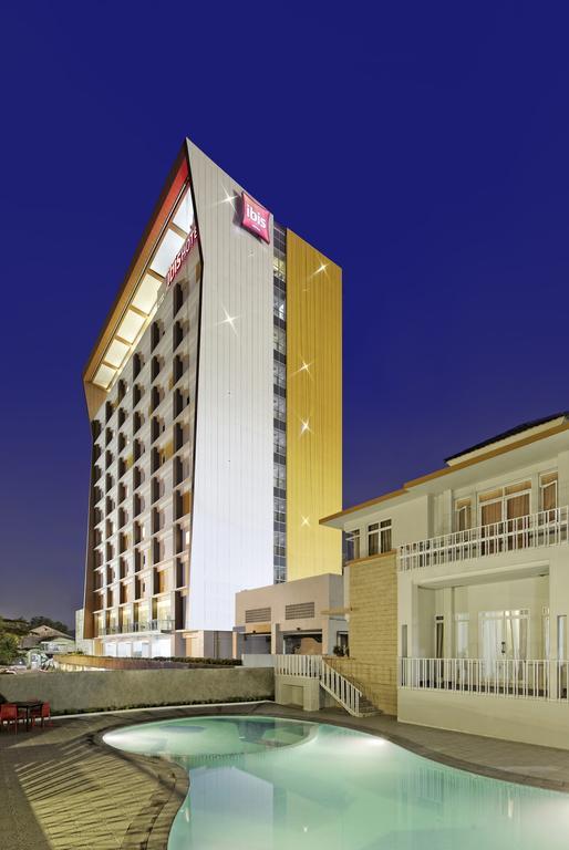 Готель Ibis Padang Екстер'єр фото