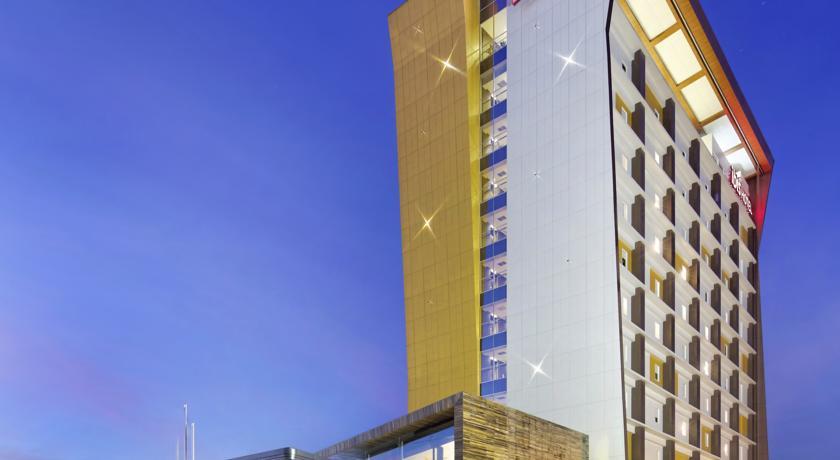 Готель Ibis Padang Екстер'єр фото