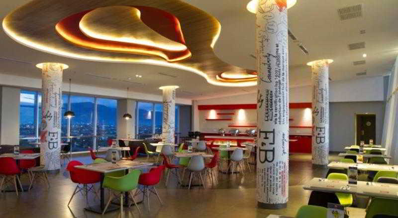 Готель Ibis Padang Екстер'єр фото