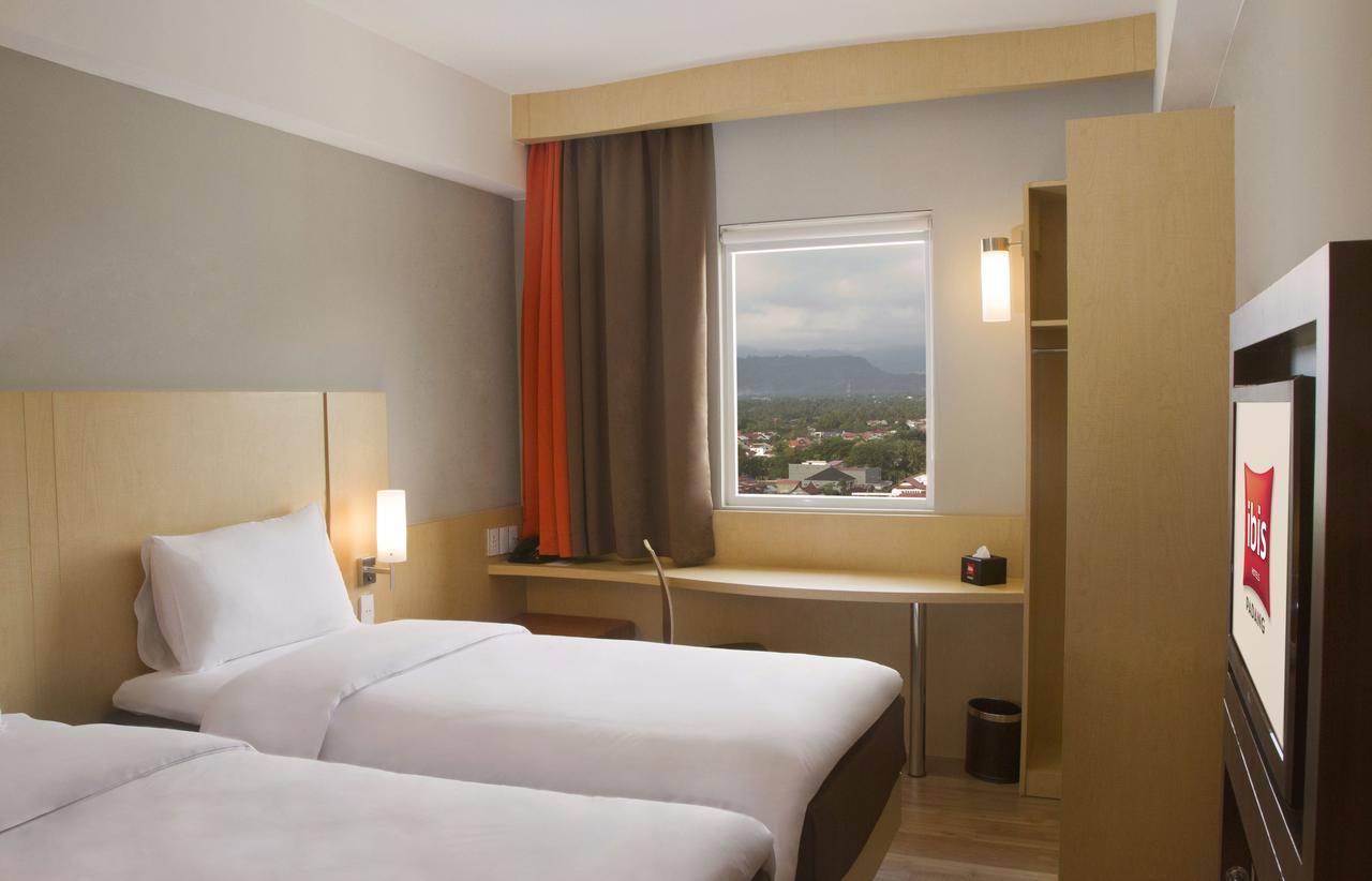 Готель Ibis Padang Екстер'єр фото