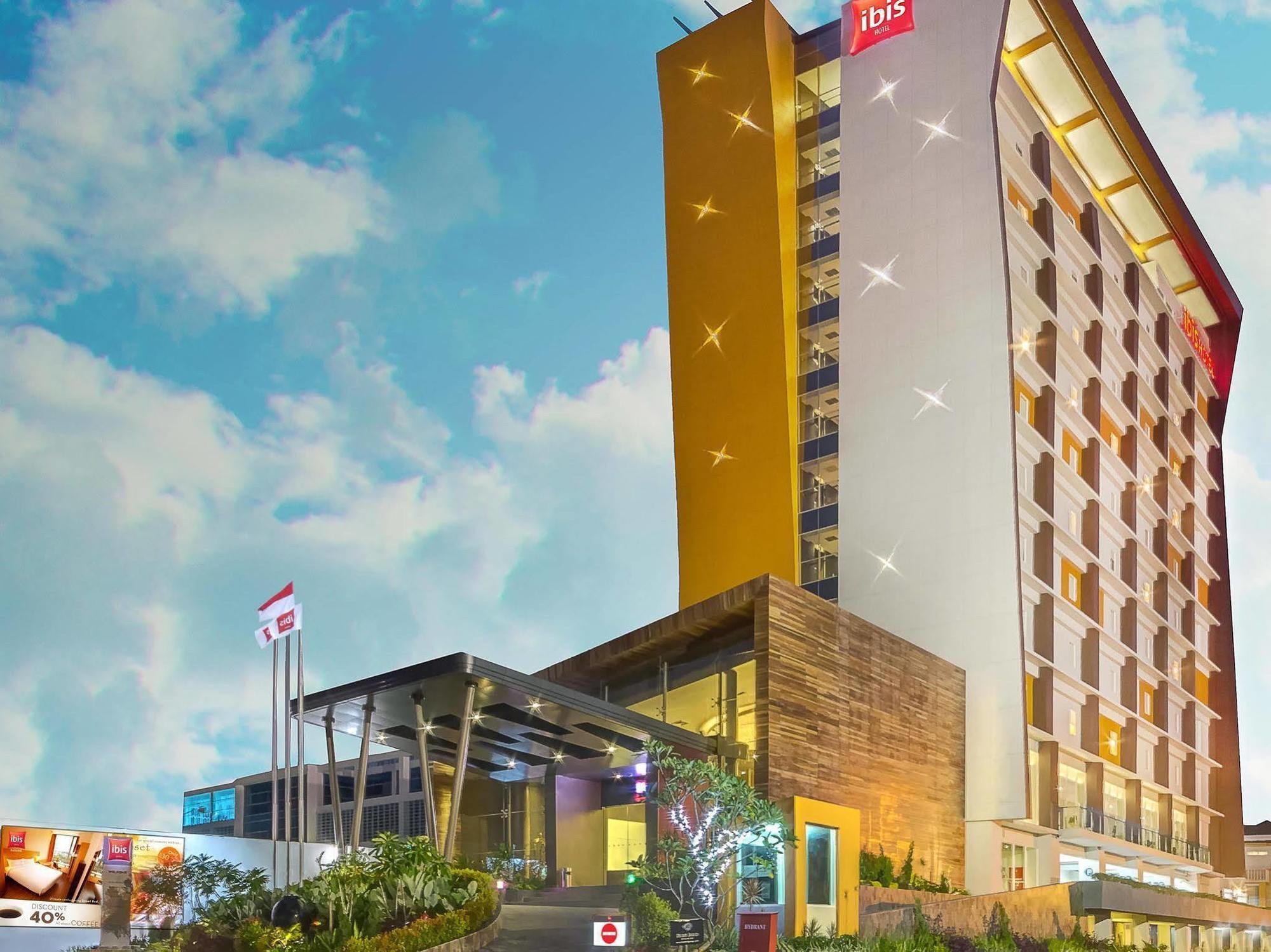 Готель Ibis Padang Екстер'єр фото