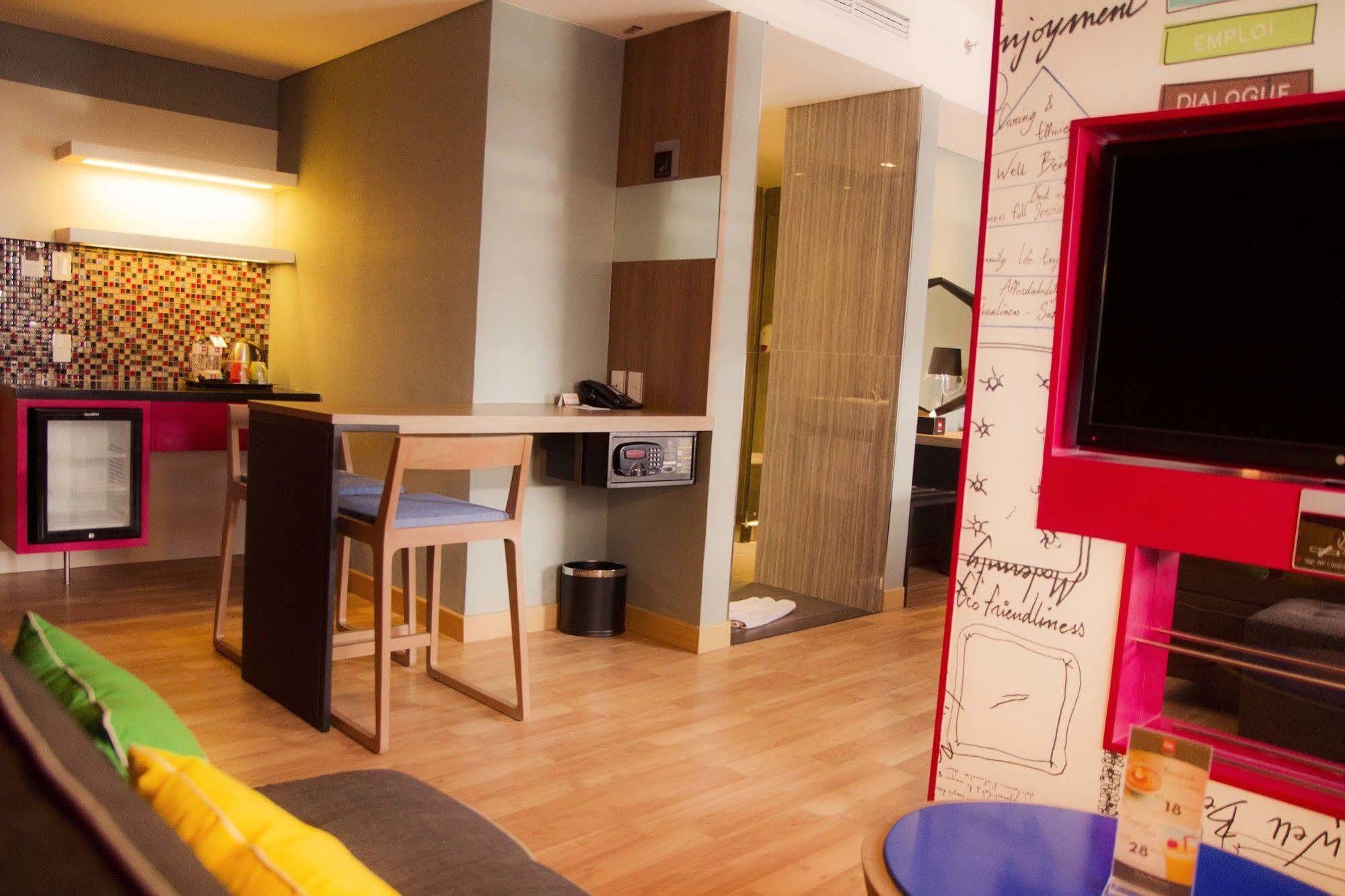 Готель Ibis Padang Екстер'єр фото